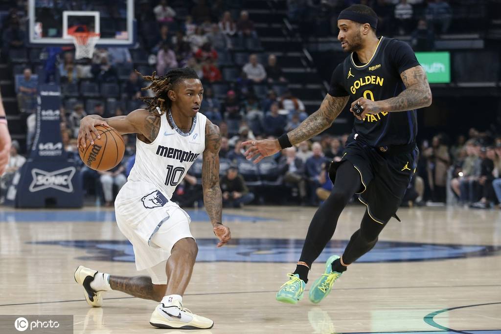 杰罗姆22+5理查德21+5+6 勇士8人上双大胜灰熊